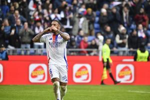 913727