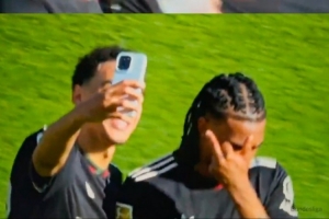310859