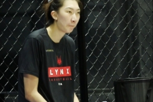 896747