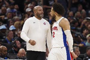 812599